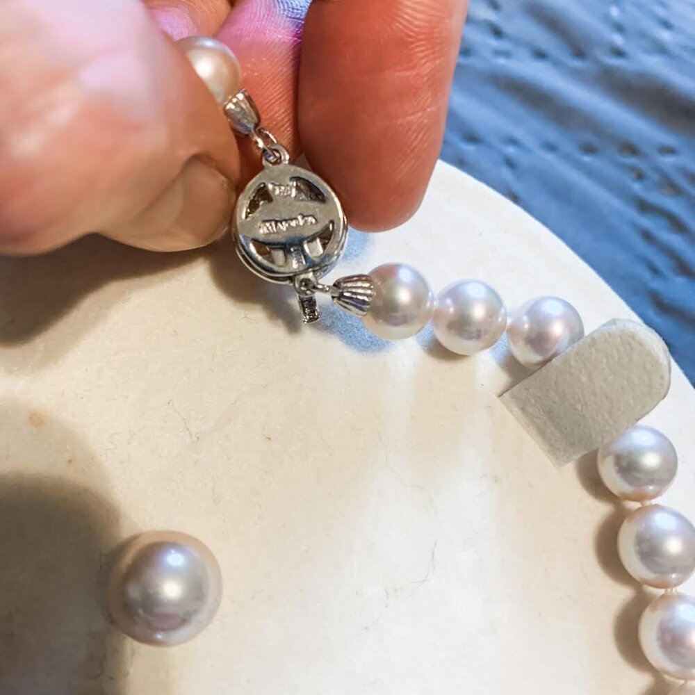 Hard to find! Classic pale pink Majorica Pearl Necklace/Earring Set - like new! - Picture 6 of 12